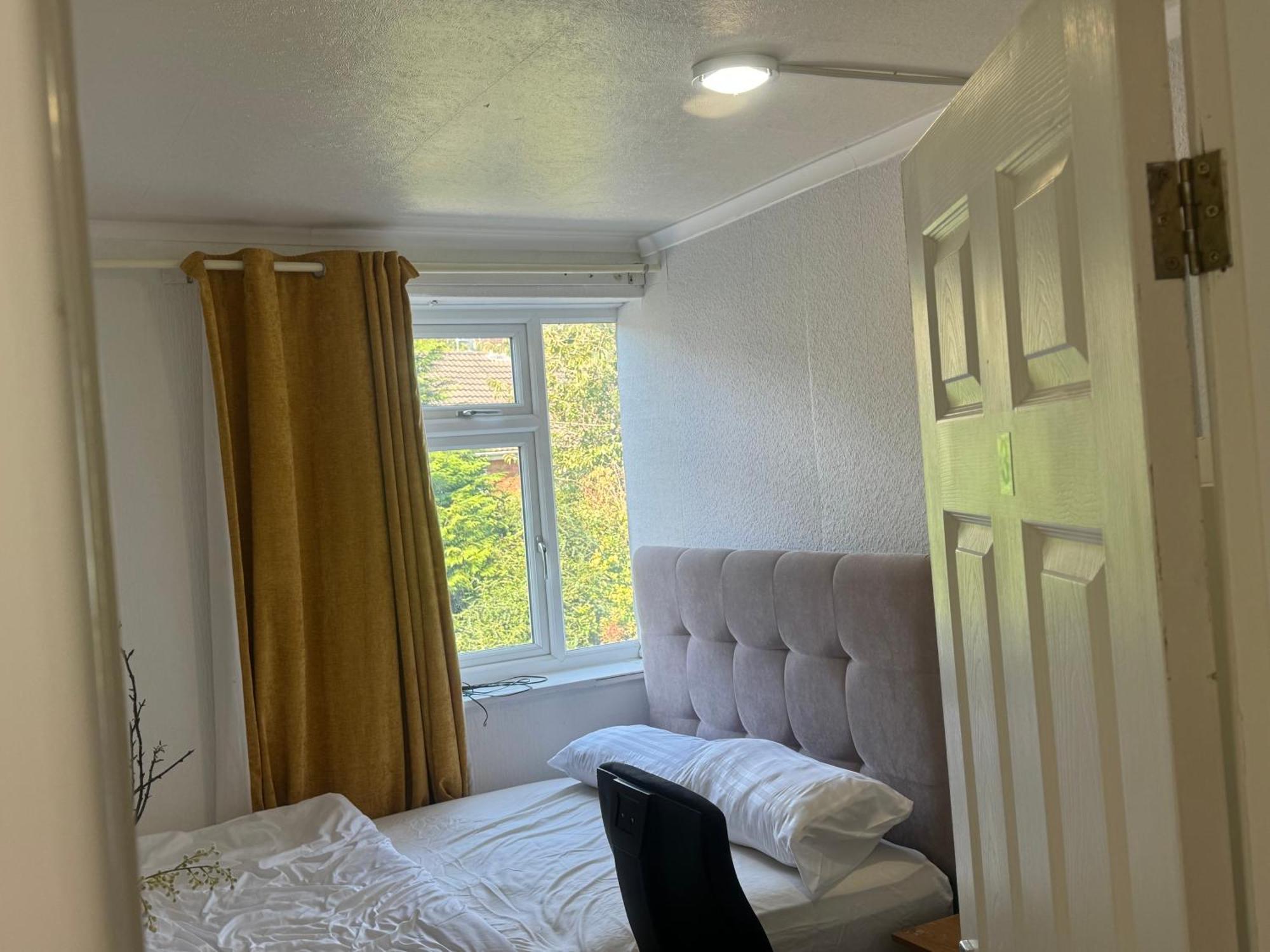 Komegloba Exquisite Room Manchester Bagian luar foto