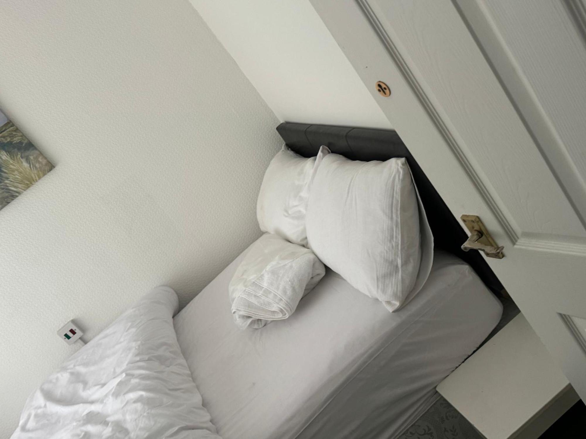 Komegloba Exquisite Room Manchester Bagian luar foto
