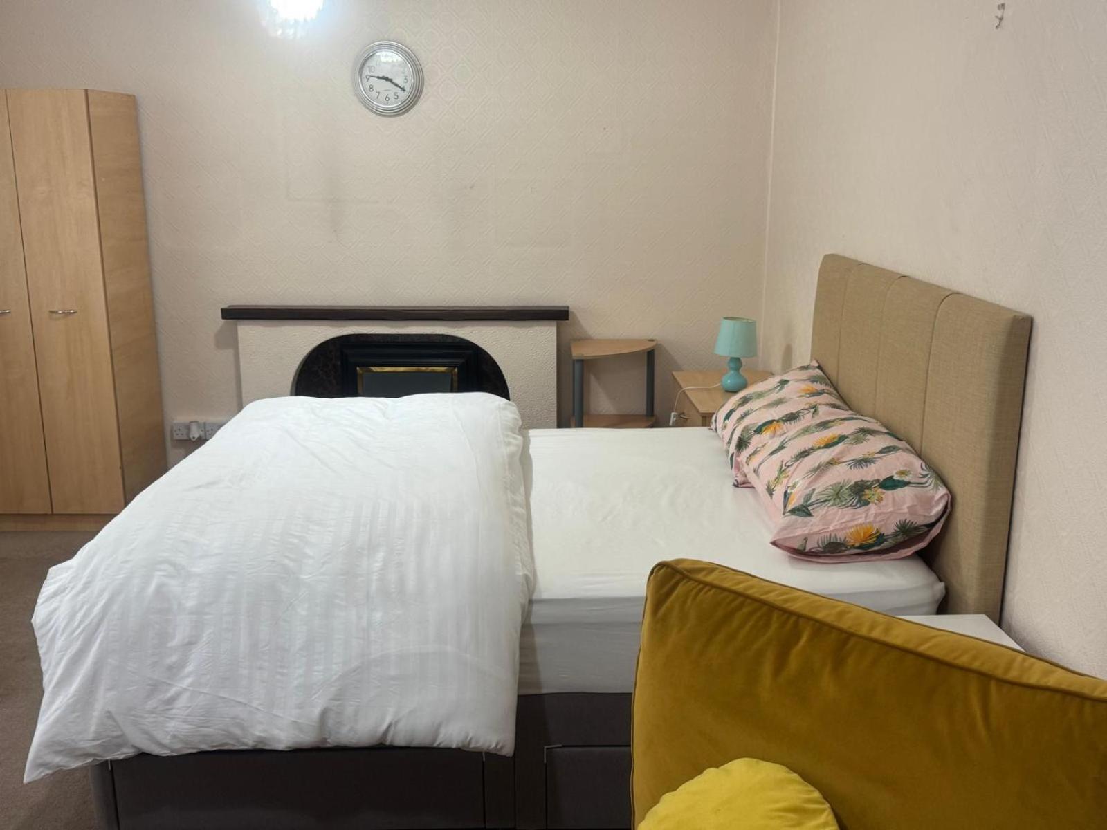 Komegloba Exquisite Room Manchester Bagian luar foto